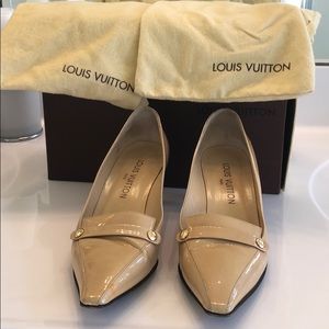 Gorgeous Louis Vuitton Vernis Pumps